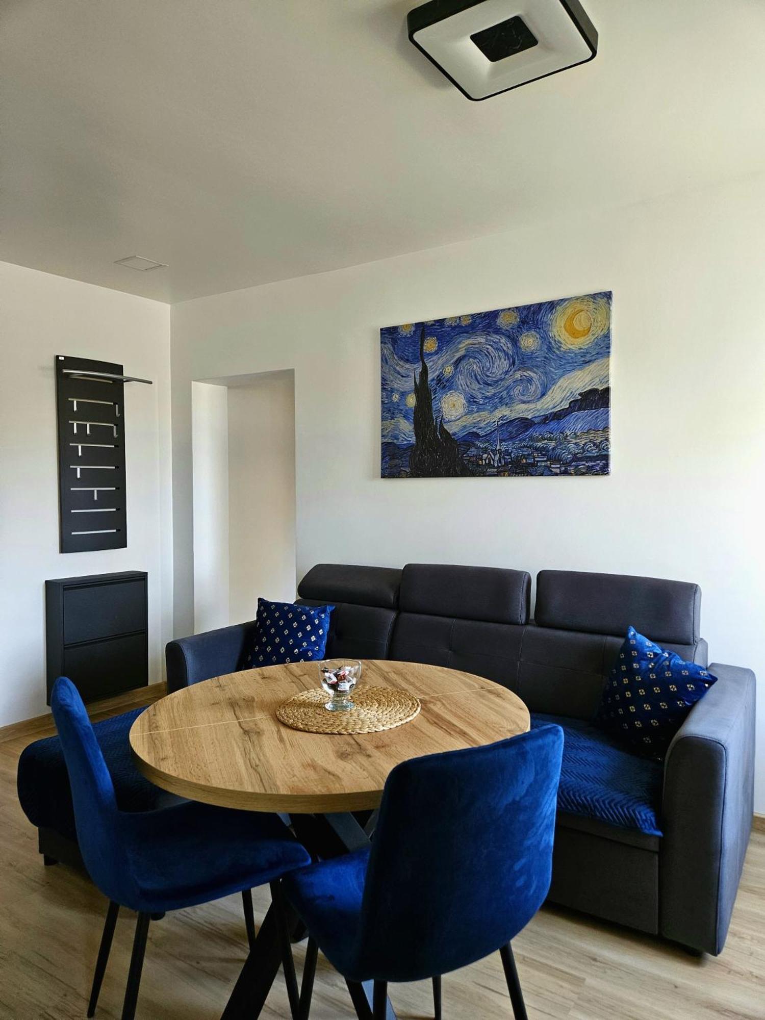 Apartament Radiostacja V, Parking Free Gliwice Exterior foto
